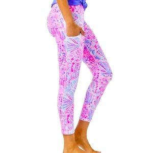 NWT! Lilly Pulitzer Weekender Midi Leggings in Raz Berry Sea You Soon size S